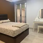 Apartament Deluxe Madrid Centro , Parking Free