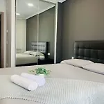 Apartament Deluxe Madrid Centro , Parking Free