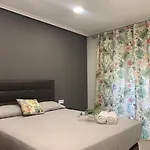 Apartament Deluxe Madrid Centro , Parking Free